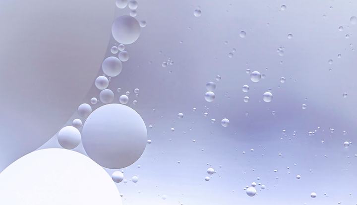 Wassertropfen mit Blasen